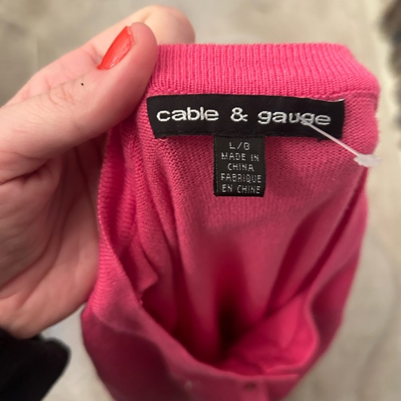 Bright pink cardigan with cute little bows - Picture 3 of 3